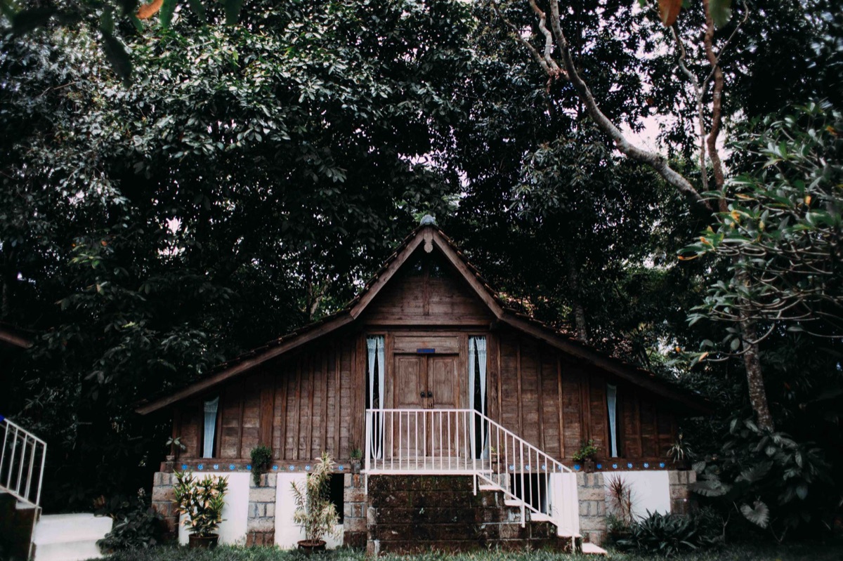 lodge exterior africa